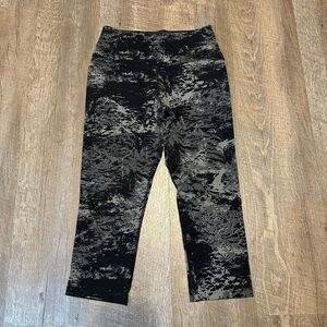 Nike Dri Fit Black Grey Camo Capri Leggings Workout Active‎ S Small